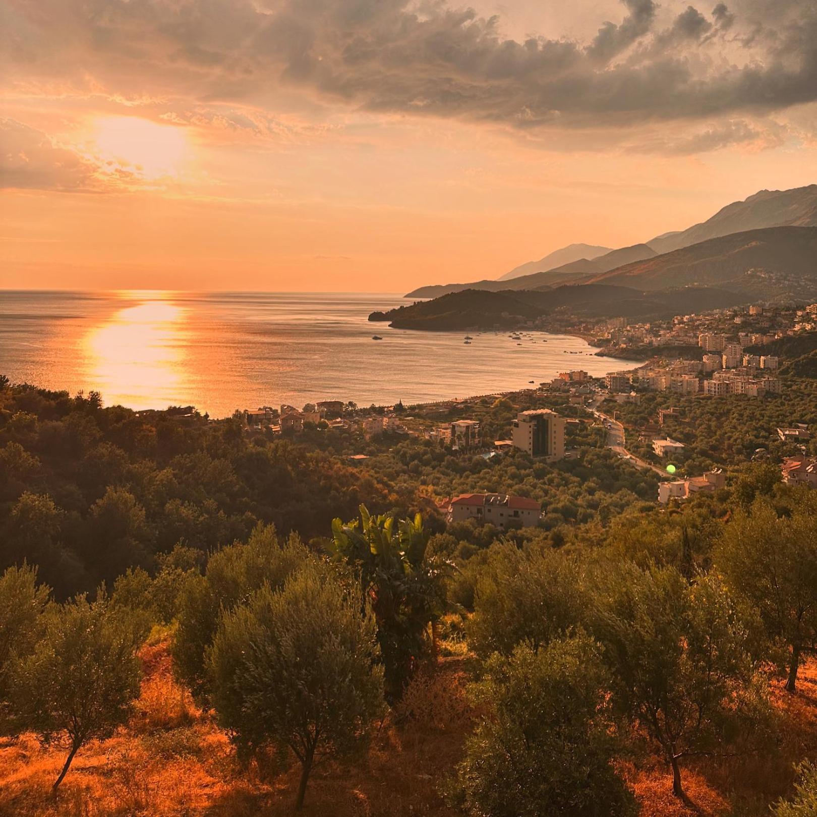 Belvedere Hotel & Suites Himare Bagian luar foto