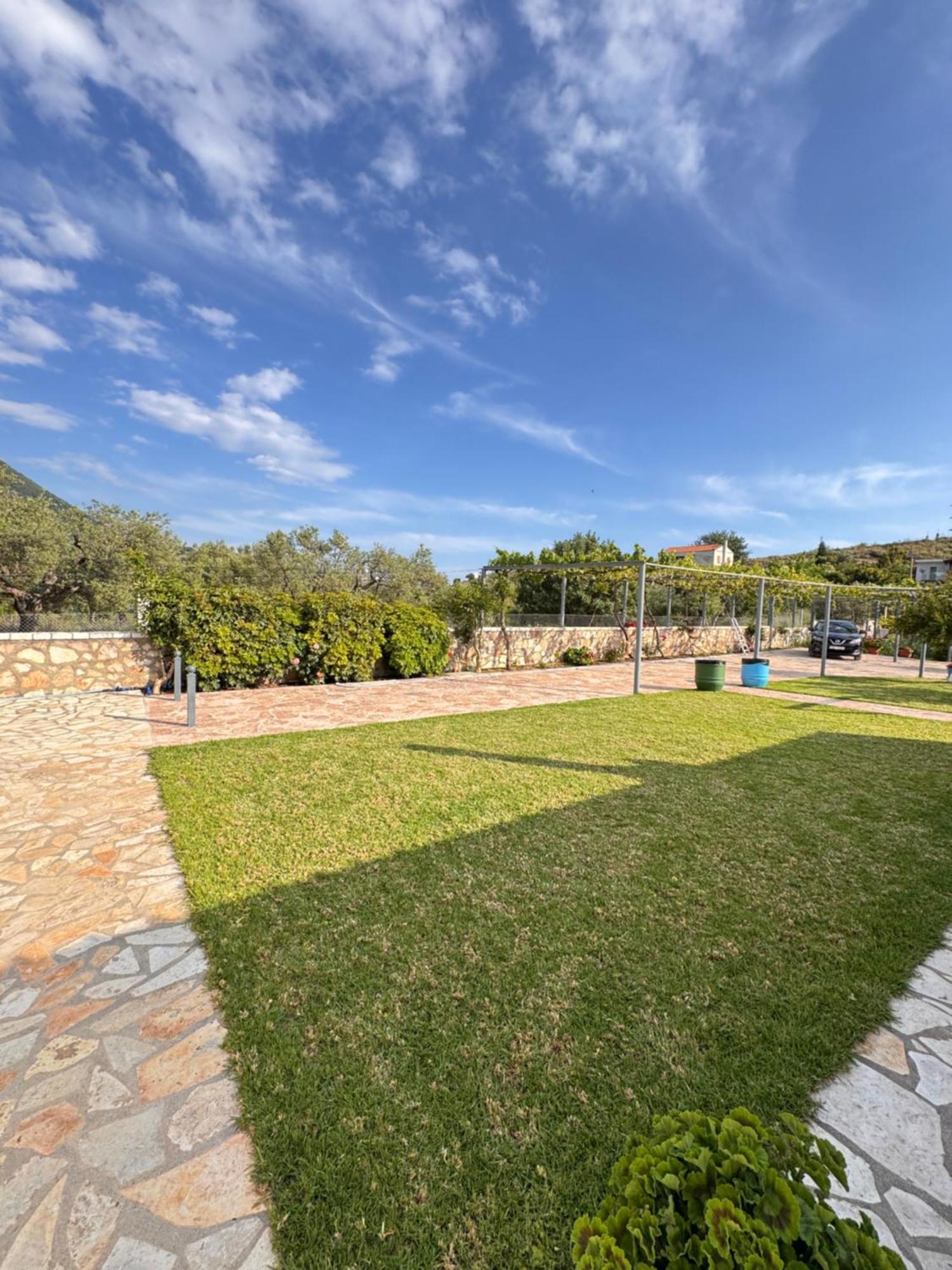 Belvedere Hotel & Suites Himare Bagian luar foto